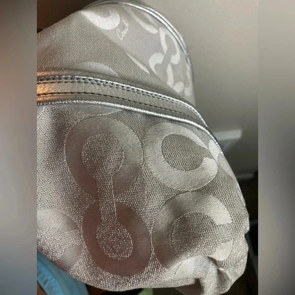 Rare Coach Poppy Silver Glam Tote Bag - Picture 14 of 16